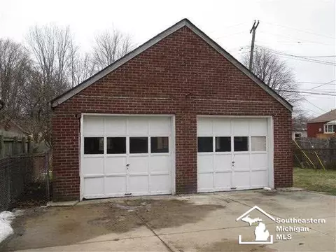 814 E Front, Monroe, MI 48161 photo 2