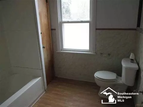 814 E Front, Monroe, MI 48161 photo 9