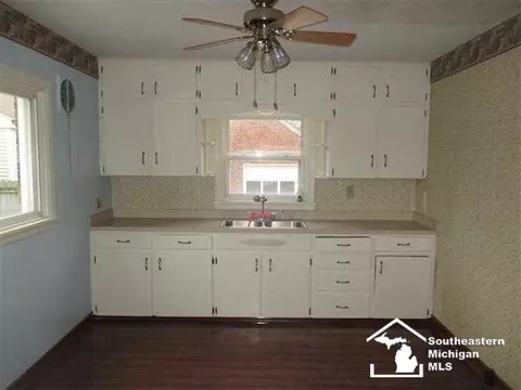814 E Front, Monroe, MI 48161 photo 4