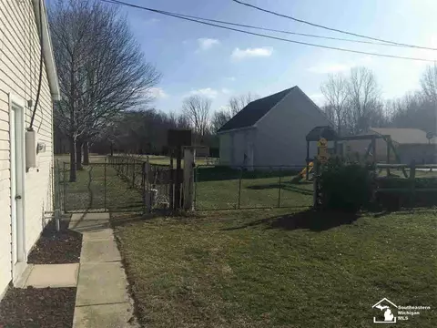 9640 Douglas, Temperance, MI 48182 photo 2