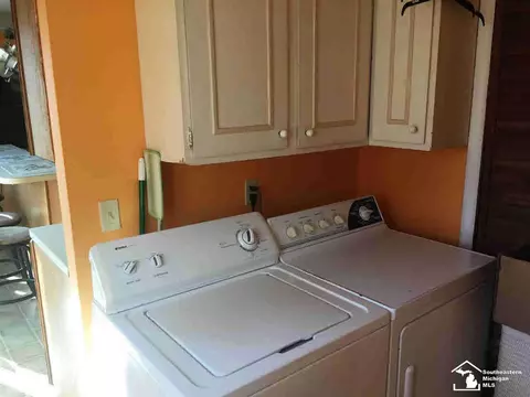9640 Douglas, Temperance, MI 48182 photo 11