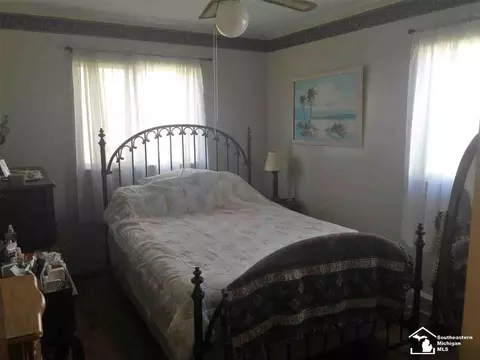 9640 Douglas, Temperance, MI 48182 photo 13
