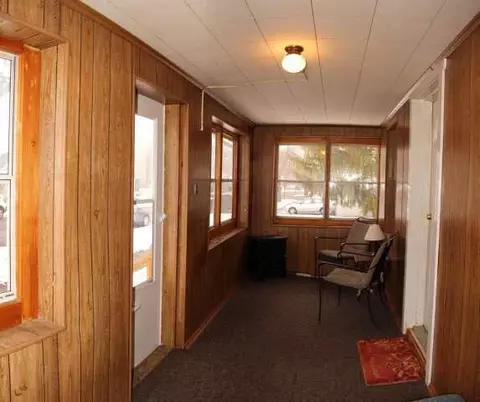 808 Virginia, Jackson, MI 49202 photo 2