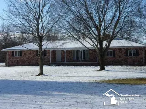 11233 N Custer, Monroe, MI 48162 photo 1