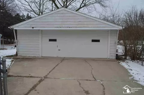 426 Lavender, Monroe, MI 48162 photo 2
