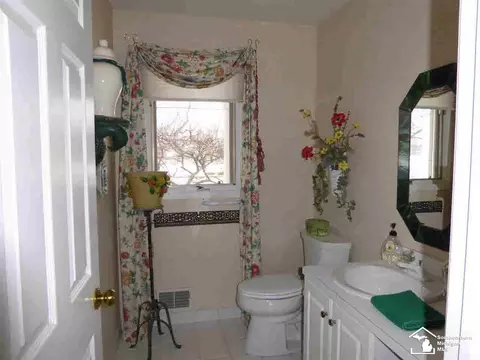 2210 N Custer, Monroe, MI 48162 photo 8