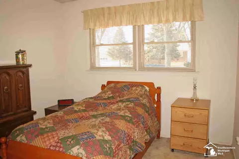 1363 Calgary, Monroe, MI 48162 photo 11
