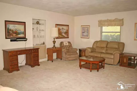 1363 Calgary, Monroe, MI 48162 photo 6
