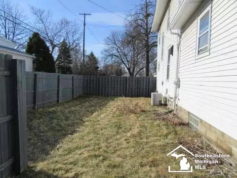 220 W Seventh, Monroe, MI 48161 photo 10