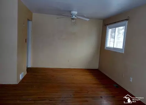 326 Richards, Monroe, MI 48162 photo 3