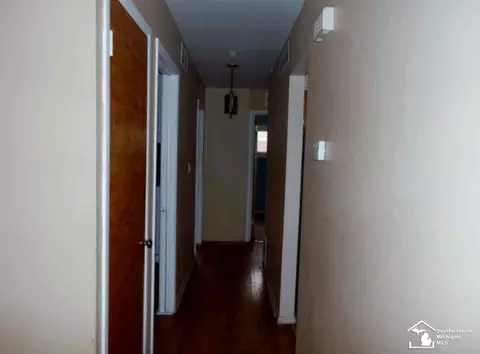 326 Richards, Monroe, MI 48162 photo 5