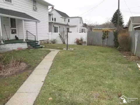 211 Scott, Monroe, MI 48161 photo 4