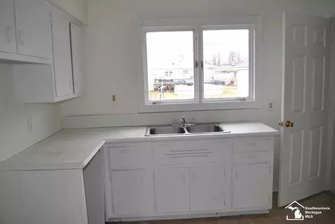 233 Theodore, Monroe, MI 48162 photo 6