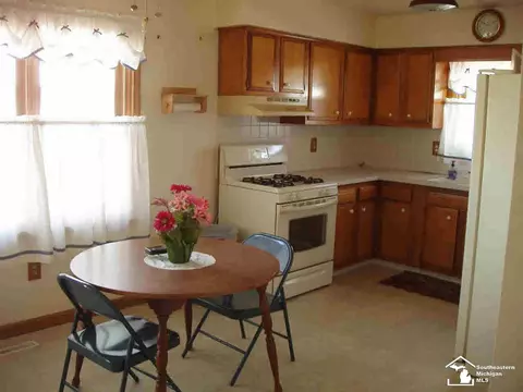 655 Lavender, Monroe, MI 48162 photo 5