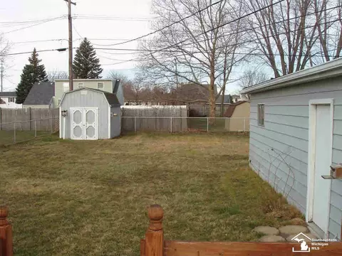 655 Lavender, Monroe, MI 48162 photo 3