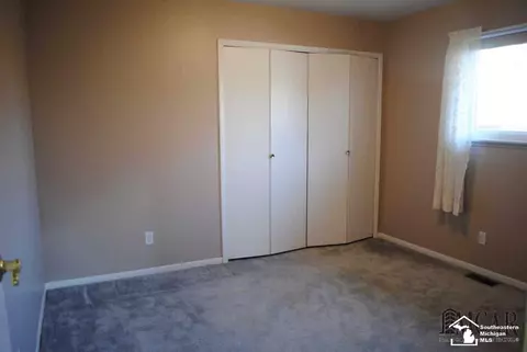 376 Crampton, Monroe, MI 48162 photo 17