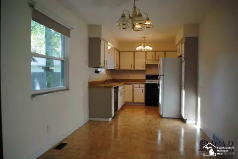 376 Crampton, Monroe, MI 48162 photo 9