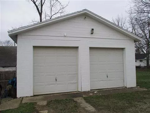 1024 Lansing, Jackson, MI 49202 photo 2