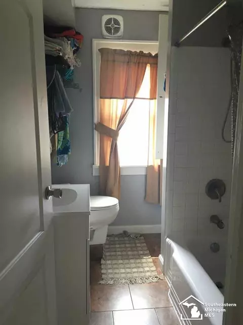 206 Arbor, Monroe, MI 48162 photo 12