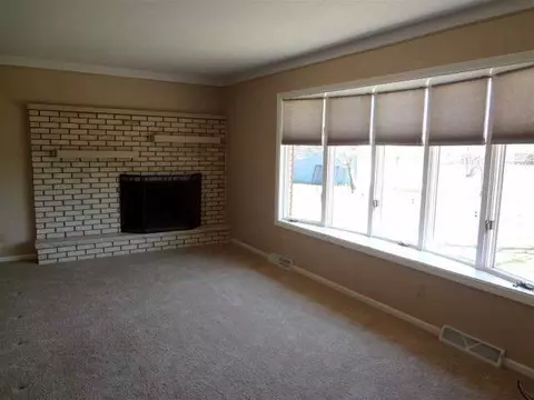 4774 Benelux, Jackson, MI 49201 photo 2