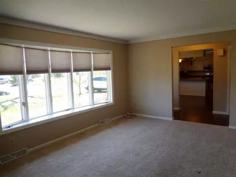 4774 Benelux, Jackson, MI 49201 photo 4