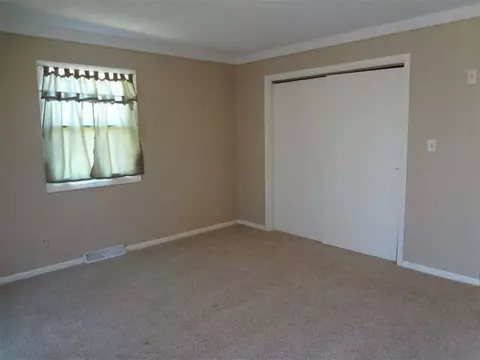 4774 Benelux, Jackson, MI 49201 photo 10