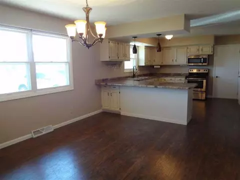 4774 Benelux, Jackson, MI 49201 photo 5