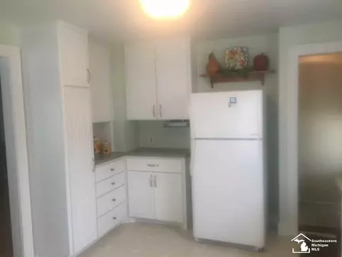 427 N Roessler, Monroe, MI 48162 photo 4