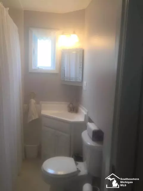 427 N Roessler, Monroe, MI 48162 photo 7
