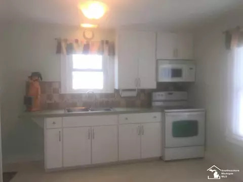 427 N Roessler, Monroe, MI 48162 photo 5