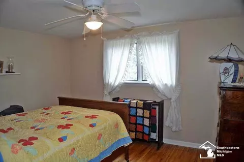 8055 Comanche, Temperance, MI 48182 photo 13
