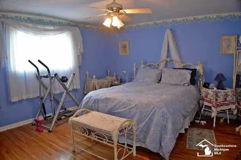 8055 Comanche, Temperance, MI 48182 photo 11
