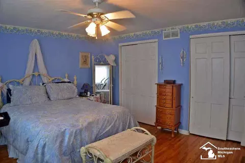 8055 Comanche, Temperance, MI 48182 photo 12