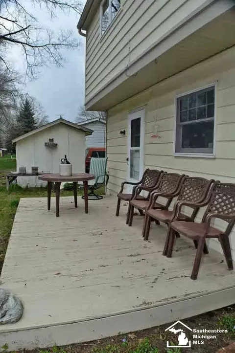 8055 Comanche, Temperance, MI 48182 photo 16