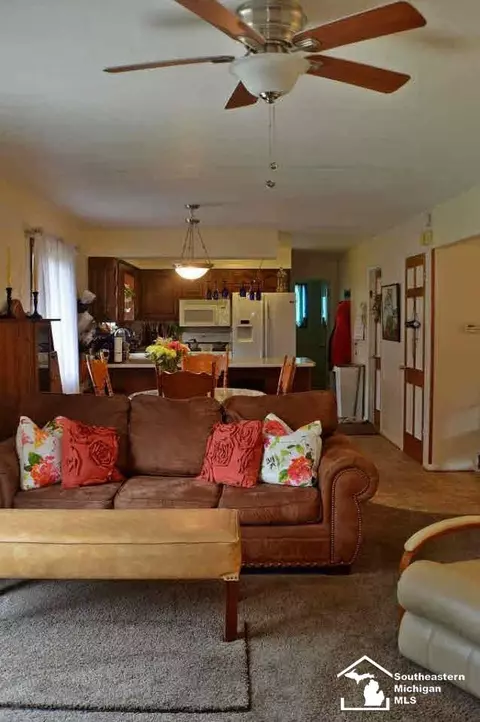 8055 Comanche, Temperance, MI 48182 photo 8