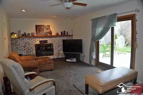 8055 Comanche, Temperance, MI 48182 photo 7