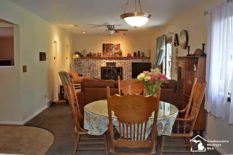 8055 Comanche, Temperance, MI 48182 photo 6