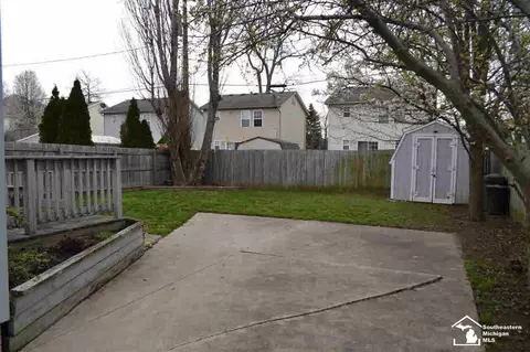 112 Maple, Monroe, MI 48162 photo 2