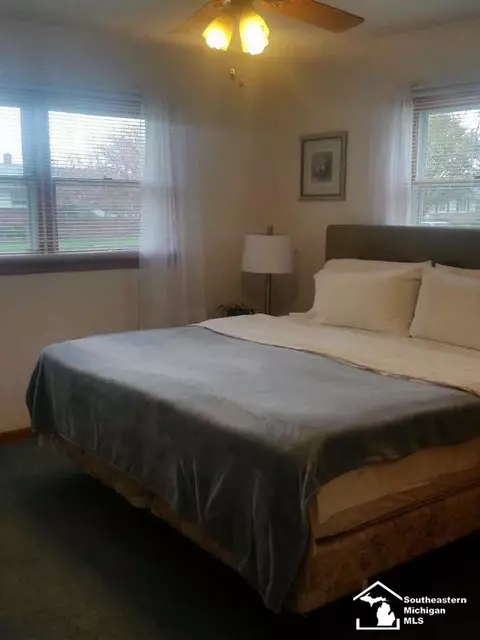 735 Lavender, Monroe, MI 48162 photo 4