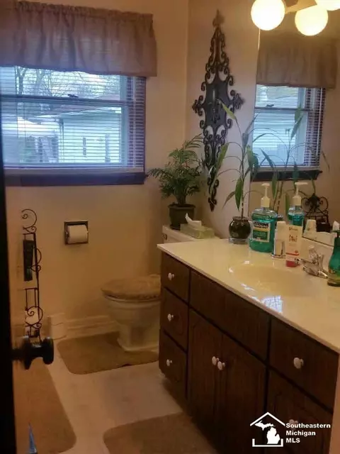 735 Lavender, Monroe, MI 48162 photo 3