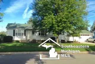 217 Bentley, Monroe, MI 48162 photo 1