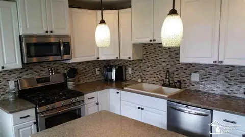 151 Crampton, Monroe, MI 48162 photo 6