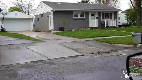 151 Crampton, Monroe, MI 48162 photo 14