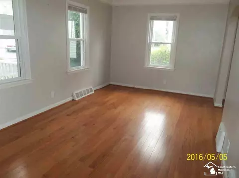 548 Oak, Monroe, MI 48161 photo 4
