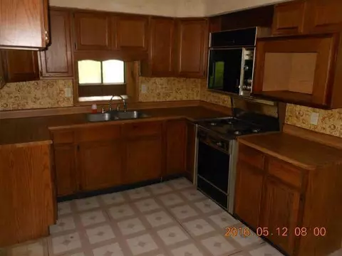 846 Whitney, Jackson, MI 49202 photo 5