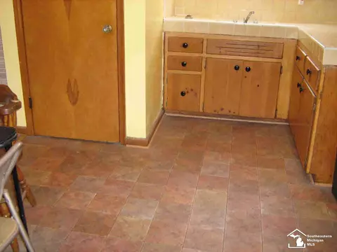 1357 Maple, Monroe, MI 48162 photo 3