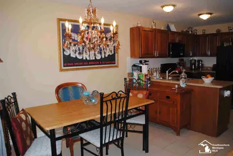 913 May, Monroe, MI 48161 photo 6