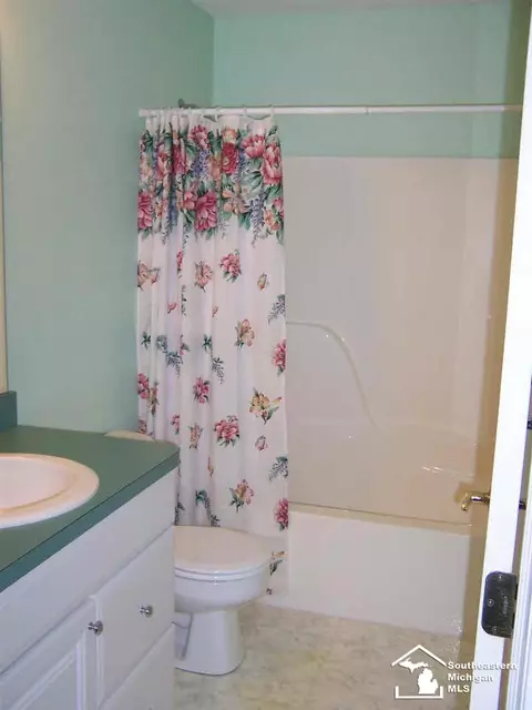 1647 Spruce, Temperance, MI 48182 photo 9