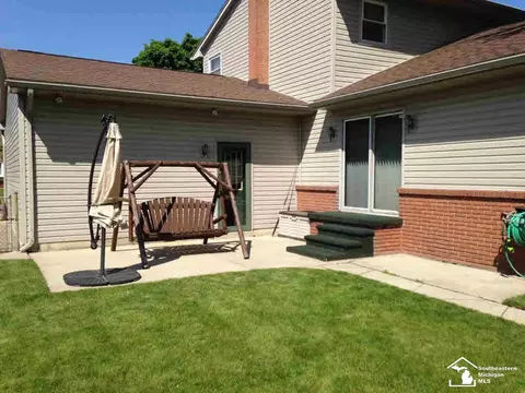 923 Hendricks, Monroe, MI 48162 photo 4