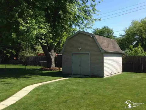 923 Hendricks, Monroe, MI 48162 photo 12